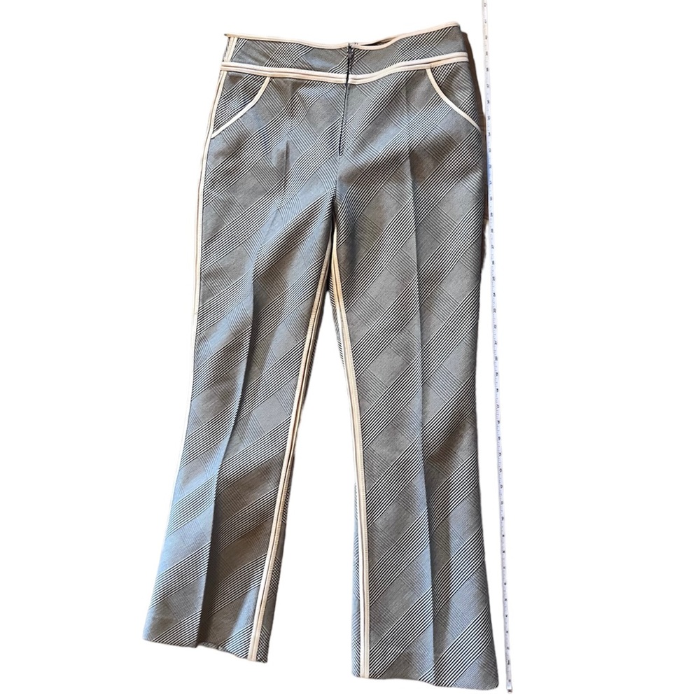 Fendi size 44 (us 8) beige houndstooth leather trim pants.